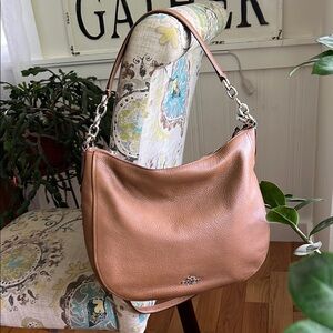 Coach Hobo Bag LARGE Crossbody
Refined Pebble Leather Saddle Brown